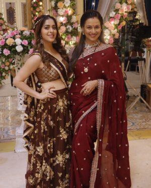 Jyoti Gauba Instagram - Lights, camera, action—and a whole lot of fun 
.
@officialgarimajain
.
 #BehindTheScenes #ActorDiaries#garimajain
#dangaltv #dangal #dangalchannel