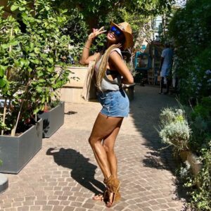 K.D. Aubert Instagram - 🇫🇷Stopped by a medieval village that dates back to the 1300’s 🏰 #villageducastellet #castelletfrance #MadameAubert