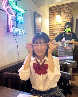 Kaho Takada Instagram - 今夜放送のシゴトえらび、
イベントプロデューサーの金子紗織さんを
演じさせて頂きました☺︎
写真を見た時、エネルギッシュでパワフルなお方だなと思い、お会いしても笑顔が弾けるお人、そこに行き着くまでに色んな事を経験されたのだなと。
金子さんの学生時代から今に至るまで、
是非お仕事のヒントを受け取って下さい☺︎
今夜8/21(水)NHK.Eテレ22:00~
#シゴトえらび
