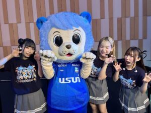 Kanako Takatsuki Instagram - #じもあいまつり_day1 
ありがとうございました！
アスルクラロ沼津のアスルくんがきてくれた🦁がおー