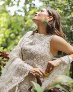 Actress Kanika Kapoor HD Photos and Wallpapers November 2024