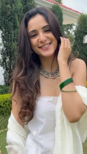 Kanikka Kapur Instagram - Current favourite 🤍

Outfit by @jdang.label