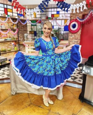 Karen Doggenweiler Instagram - Bienvenido Septiembre 🙌🏻🇨🇱