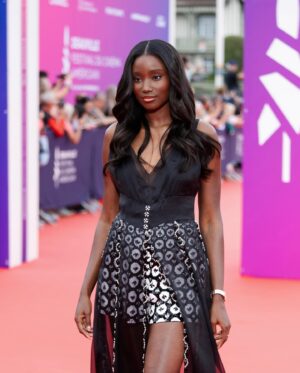 Karidja Touré Instagram - @deauvilleus Cérémonie d’ouverture !
Jury révélation 2024 🫶🏾

@omega ⌚️
@chanelofficial 👗💎
@expert_denilsonpedro.11 💇🏾‍♀️
@romaindurandhair 💇🏾‍♀️
@ginger_9_nails 💅🏾
@souk_and_pix 📸
@mathieuplt 📸
@hugotoucas 🧵
@bbr.image ♥️
@lenormandy.barriere 
#Lenormandy.barriere
#Barrieremoments
@patyschiff 💎