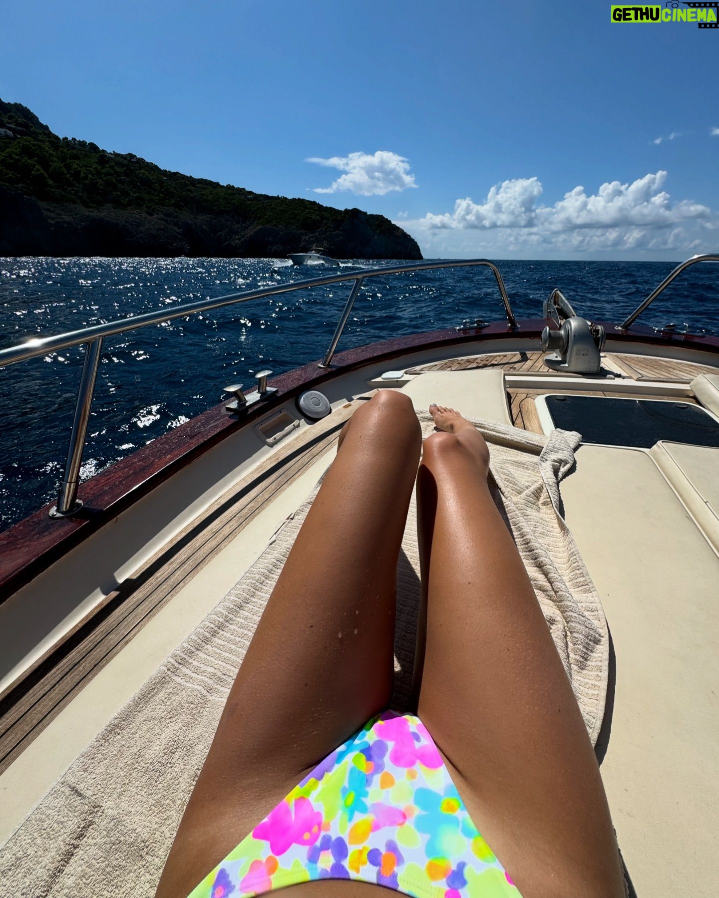 Karolína Kokešová - 2K Likes - Thank you Capri, you’ve been wonderful 💙🍋 #italy #capri #dump