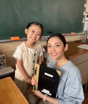 Kasumi Yamaya Instagram - ドラマ『海のはじまり』第11話
本日21:00〜フジテレビにて放送です。

台本を読んで、ハッとさせられた言葉が沢山ありました。

是非ご覧ください。

夏美先生も南雲さんのことが大好きです。

#海のはじまり #月9 #フジテレビ 
#泉谷星奈  さん　#山谷花純
#backnumber  さん　#新しい恋人達に