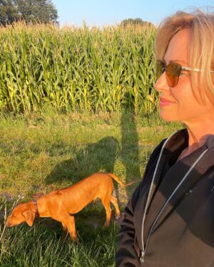 Kateřina Brožová Instagram - Srpnová procházka…🌞