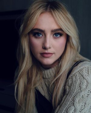 Kathryn Newton Instagram - I said “I approve them all” 🪩 #nyfw @coach today!!!