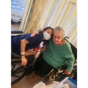 Kathryn Prescott Instagram - 3 years, 11 surgeries, 1 new artery, 2 new ACLs, 7 metal bone reinforcements, 10 frozen eggs, 3 years of physical therapy, 4 screws removed (and kept), 4 new hair cuts/colours (note to self: you cannot control your dysfunctional body by changing your hair). It wasn't all shit :)