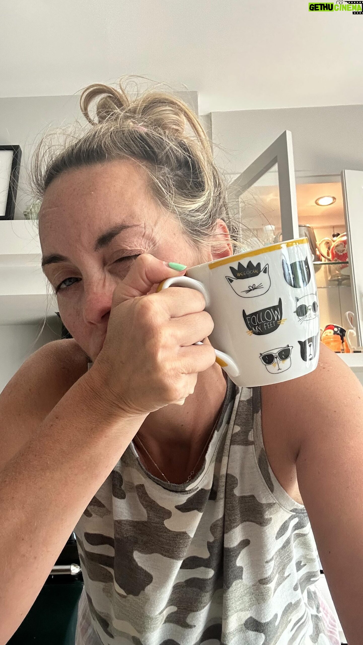 Kathryn Thomas - 11.5K Likes - Totally exonerated now for missing my children’s swimming lessons this morning ….right? @carlmullan @oasis 🤣💃💃
Started at 113,058 …. Can’t believe it