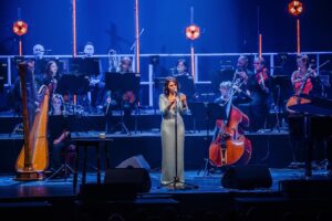 Katie Melua Instagram - Manchester thank you!! What an honour that was, @bbcconcertorchestra it was a total pleasure making music together again. Thank you @bbcradio2 for having me and @gabeppm on piano and @iamjakeisaac @brookecombe for opening the night so magnificently. 📸 @liammaxwellphotos