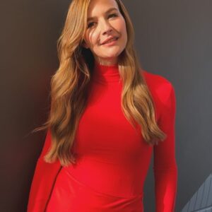 Katrin Bauerfeind Instagram - Gestern ganz zauberhaften Tag in der Heimat gehabt. Ordentlich in Stuttgart was wegmoderiert. Könnt ich doch auch schon wieder jeden Tag machen, so gut gefallen hat mir das bei @lbsbausparen!
Danke ans beschte Team: @teenatuning @linda.feller @sarahsharonkarsten