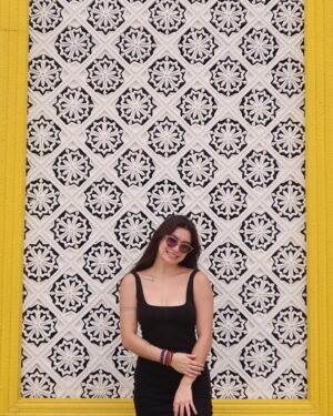 Katrina Dovey Instagram - KL DAY 2 🥰

On this day, we took the hop on hop off bus around the city so we could make the most of a day and see all KL has to offer 😄

First stop was Chinatown where we had CHICKEN RICE of course 🤤

Checked out Central Market, Istana Negara Palace and much more. Took my family to Nando’s then ended the night with some swimming 🏊‍♀️ 

Would you like a list of my Kuala Lumpur favorites? :)