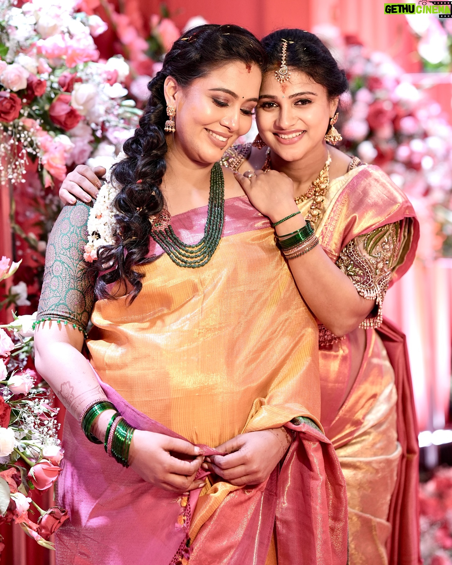 Kavitha Gowda - 150.5K Likes - I feel grateful to have shared my pregnancy journey with my little one, and now she’s expecting her own baby soon! Wishing her a happy, healthy, and safe delivery. May this new chapter bring immense joy and happiness to her life!
📸. @candids_by_umesh