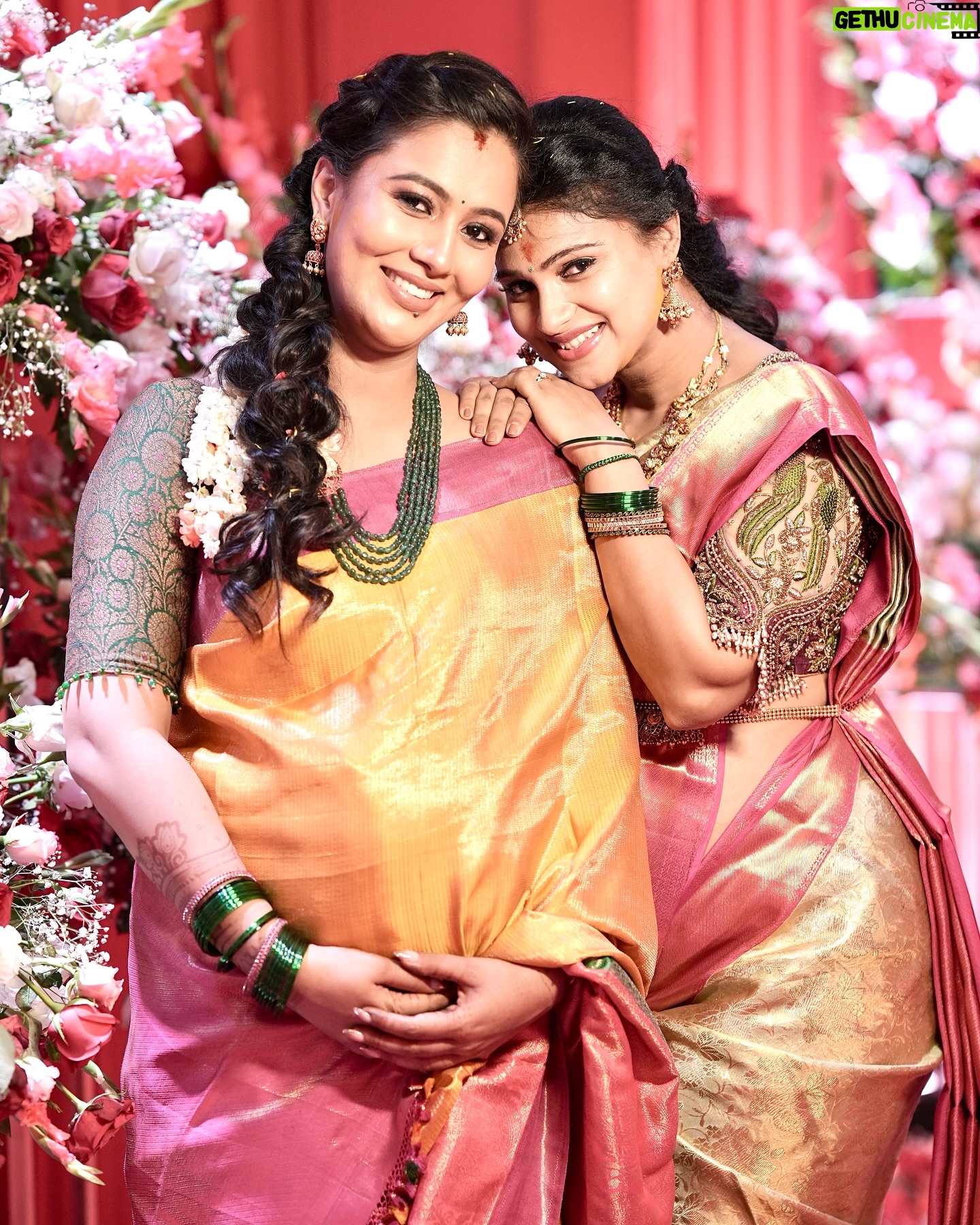 Kavitha Gowda - 150.5K Likes - I feel grateful to have shared my pregnancy journey with my little one, and now she’s expecting her own baby soon! Wishing her a happy, healthy, and safe delivery. May this new chapter bring immense joy and happiness to her life!
📸. @candids_by_umesh