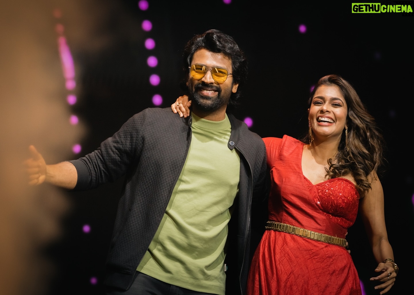 Keerthi shanthanu - 96.9K Likes - Happiness lives inside the smallest of moments ❤️🎉
Thanks for the great show #krishhliveinmalaysia 
@singerkrish 🤗 and thanks for the memories #kualalumpur #malaysia #AkFilmProductions #HarekrishnaTextiles 💥😊❤️