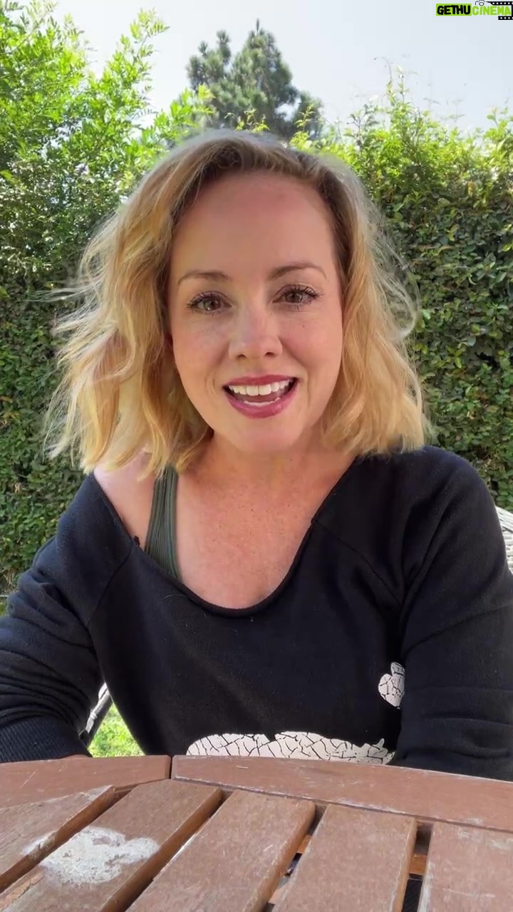 Kelly Stables - 3K Likes - Wishing u a wonderful Wenzdee!