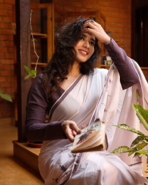 Ketika Sharma Instagram - Little does she know, 
  He thinks about her too …… 

#character #shoot 
#look 1 @rashmitathapa @pranav.foto 

Outift @harshita.nimishakavi_official 
Jewellery @tantra.brassjewellery 

#characterdesign #characterart