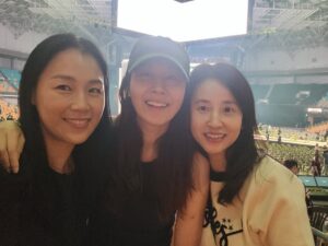 Kim Ha-neul Instagram - 올해 최고의선물. 🎁 최고의공연..
너희와 함께 우리의 10대때부터를 추억할 수 있는 공연이라 더더욱 행복하고 감동이었어^^🫶❤️

#성시경 #우린감동이었어