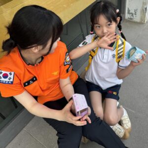 Kim Ji-eun Instagram - 🚑👩🏻‍🚒 👧🏻🍀