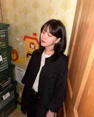 Kim Ji-eun Instagram - 모음이 모음zip.(1)