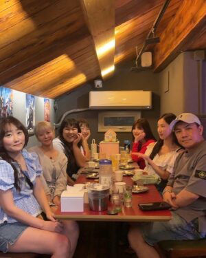 Kim Min-kyoung Instagram - 2024  내 생일을 축하해주신 모든분들 감사합니다♡
올해는 뭔가  생일이 뭐 대단한것도 아니고 그냥 지나가는 하루일뿐이다.. 생각하고 지나칠려고 했는데... 내친구들은 잊지않고 날 찾아주었고
멋진 이벤트도 준비해주었다
난 진짜 복 받은 사람이야ㅜㅜ
내가 니들이준 사랑에 비해 많이 부족하지만
아낌없이 주는 사람이 될께~
내가 열심히 살아야하는 이유가 되어버린
내친구들~~ 고마워♡♡♡♡
