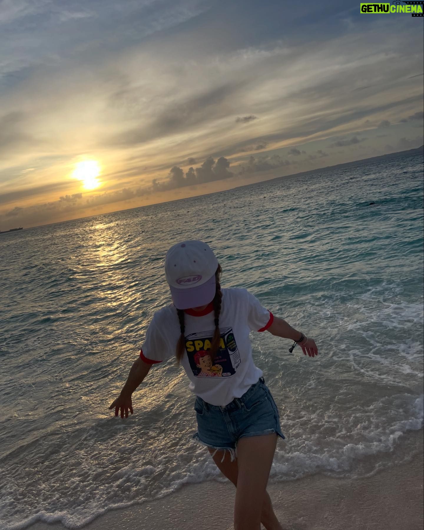 Kim Nam-joo - 19.4K Likes - 권은P 김남J의 오키나와 여행
in 남주투어 🏖️
2편은 다음주에 공개 됩니다 💙