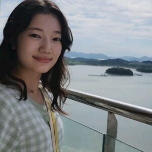Kim Su-in Instagram - 수인♡
.
.
.
.
#늦은 여름 휴가 즐기고 복귀
#여수
#아름다운여수
#힘을얻는아름다운바다
#또버텨보자