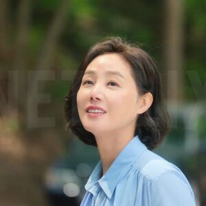 Kim Sung-ryung Instagram - #아무도없는숲속에서 #넷플릭스 #오픈 8월23일
기대됩니다 
잘 볼께요^^