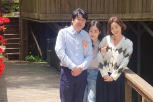 Kim Sung-ryung Instagram - #아무도없는숲속에서 #넷플릭스 #오픈 8월23일
기대됩니다 
잘 볼께요^^