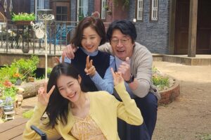 Kim Sung-ryung Instagram - #아무도없는숲속에서 #넷플릭스 #오픈 8월23일
기대됩니다 
잘 볼께요^^