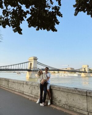 Klelia Andriolatou Instagram - Filming in breathtaking Budapest 🇭🇺 @maestroinblue.tvseries 
Ps: yes, I miss you already •