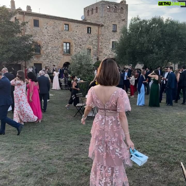Koe Yeet - 62.4K Likes - The best of Spanish weddings 🥹🌻❤️🥂
@dani.ca.bo @__mafi__