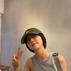 Konatsu Kato Instagram - 1日に2回チーズケーキを食べて、夜ご飯は兄と友達とチーズまみれのピザを作って食べたから、私はチーズ。