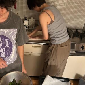 Konatsu Kato Instagram - 1日に2回チーズケーキを食べて、夜ご飯は兄と友達とチーズまみれのピザを作って食べたから、私はチーズ。