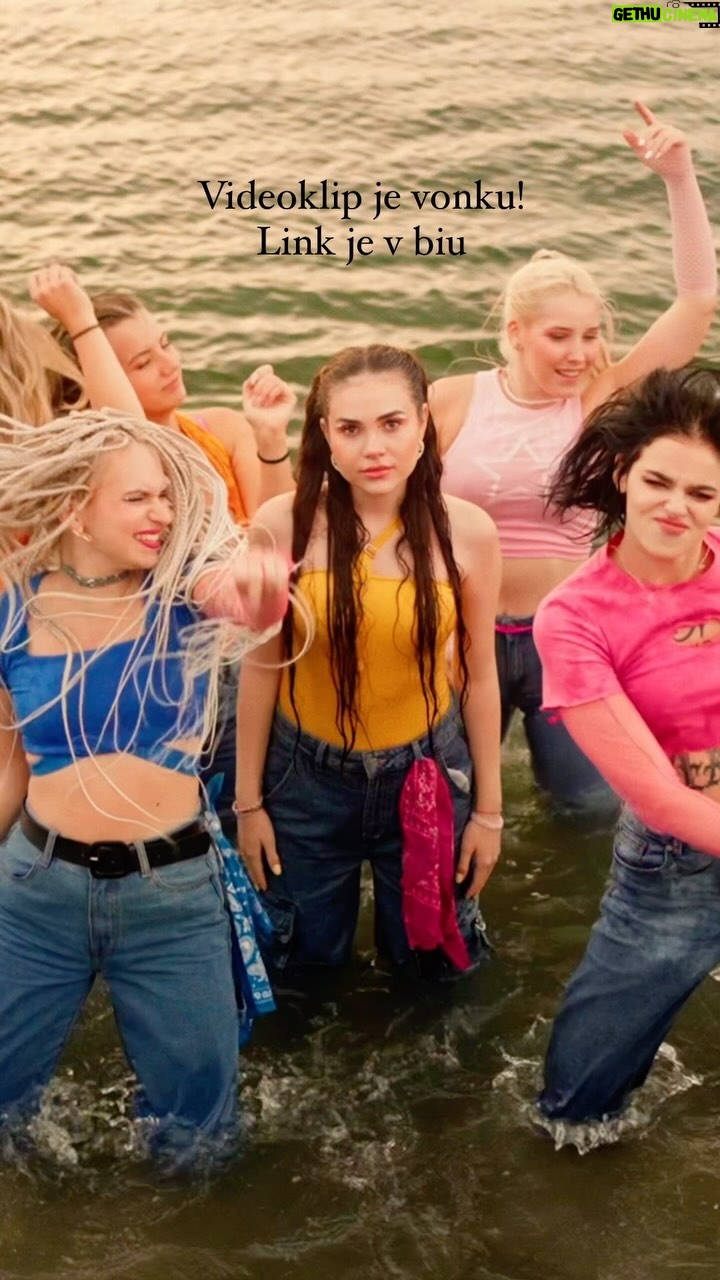 Kristal Shine - 1.3K Likes - LINK NA VIDEOKLIP JE V BIU πCALM DOWN π
Δakujem za najlepΕ‘Γ team @cubinkaa @stepanbajt ΕΎe ste so mnou do toho iΕ‘li! Aj babΓ‘m ako mi to brutΓ‘lne zatancovali!π #calmdown