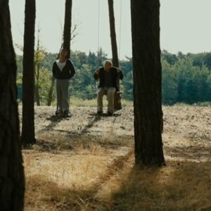 Kristína Tormová Instagram - Bolo to niekdy pred 11 rokmi, ked sme na dvore Povraznicka uviedli na plátne tento môj film - Anjeli. Malo to magickú atmosféru, medzi stromami, za zvukov vtákov sa premietal intímny príbeh, ktorý ako niekto na Festivale Inakosti povedal, predbehol dobu. Dnes je to už dávno od premiéri, keď som si myslel že za 10 rokov to tu bude lepšie a ... Nie je. Pamätám si premiéru a priateľov, čo odchádzali lebo nepochopili. Bagatelizovali, prečo o tom hovoriť, veď všetko je jasné... Dnes je rok 2024 a nič nie je jasné. Bublina praskla. Nie sme takí ako sme si mysleli, teda je nás menej ako si niektorí mysleli, že načo... A tí ktorí v tichosti odišli rovnako v tichosti sledujú aj to lynčovanie čo sa deje dnes na "druhej" strane. Tento film mal byť arteterapia a nebol. A tak tento piatok si ho opäť na dvore, ale inom, tom mojom Strekovskom pustíme... V dobe, ktorá je turbulentnejšia ako tá v 2012. Predpokladal to vtedy niekto? Nik... A tak ak by mal niekto chuť prísť, kľudne napíšte, milých ľudí bez inakosti sa snáď ku mne pomestí veľa, aj keby v saune sa malo spať :-D