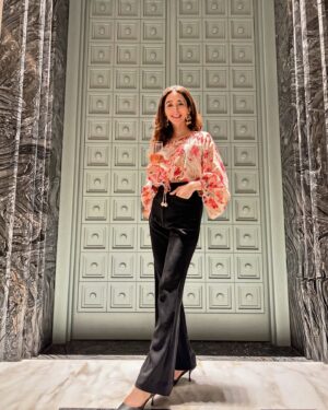 Kritika Avasthi Instagram - Moments like these remind me of the joy in making our loved ones feel special ♥️. 
The evening was a perfect blend of elegance and warmth, thanks to the incredible team of @fsmumbai who went above and beyond to make us feel cherished. From the exquisite culinary creations to the attentive service, every detail was thoughtfully executed. If you’re looking for a place to celebrate someone who means the world to you, I would definitely recommend the fine dine experience at “Opus” @fsmumbai . 
A heartfelt thanks to the incredible staff who made our evening truly special 🥰. Also, Happy Birthday @ipomeaa 🎂🥂♥️. 

#finedine #dinner #family #familia #food #culinary #dessert