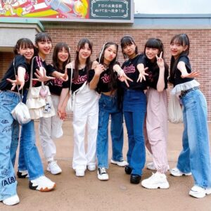 Kurumi Inagaki Instagram - .
発売中のニコラ9月号のオフショットです。
.
中2ニコモ全員揃って
#西武園ゆうえんち で沢山！遊んできました！！
.
ニコラモデルになれて、お仕事で同じ歳のお友達ができた事もとっても幸せです！！
.
個性と魅力のある皆で、学校の話やお勉強の話や流行ってるものの話、相談もっ！
全てが新鮮でとっても楽しくてあっという間に時間が過ぎます！
.
この8人がニコラモデルの中学2年生😊
よろしくお願いします🙇💕
.
.
ニコラ9月号発売中です！
.
.
.
#Tシャツをそれぞれリメイク 
.
#ニコラ #nicola #ニコモ #ニコラ9月号  #WeST  #うぃーすと
#中2モ #10 #11 
#崎浜梨瑚
#白尾留菜
#十文字陽菜
#中瀬梨里
#葉山若奈
#松尾そのま
#梨里花
#稲垣来泉
.
＊各事務所様。お写真の掲載許可をいただきありがとうございます。