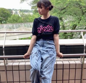Kurumi Inagaki Instagram - .
発売中のニコラ9月号のオフショットです。
.
中2ニコモ全員揃って
#西武園ゆうえんち で沢山！遊んできました！！
.
ニコラモデルになれて、お仕事で同じ歳のお友達ができた事もとっても幸せです！！
.
個性と魅力のある皆で、学校の話やお勉強の話や流行ってるものの話、相談もっ！
全てが新鮮でとっても楽しくてあっという間に時間が過ぎます！
.
この8人がニコラモデルの中学2年生😊
よろしくお願いします🙇💕
.
.
ニコラ9月号発売中です！
.
.
.
#Tシャツをそれぞれリメイク 
.
#ニコラ #nicola #ニコモ #ニコラ9月号  #WeST  #うぃーすと
#中2モ #10 #11 
#崎浜梨瑚
#白尾留菜
#十文字陽菜
#中瀬梨里
#葉山若奈
#松尾そのま
#梨里花
#稲垣来泉
.
＊各事務所様。お写真の掲載許可をいただきありがとうございます。