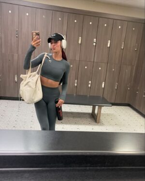 Kylie Cantrall Instagram - when it’s fall but feels like summer even though you already got your pumpkin spice but it’s 108 degrees out but you wanna put on a cardigan but micro shorts are the only option 😍🤭✨🫶