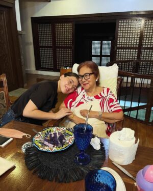Kylie Padilla Instagram - Watching my Lola rock it out last night lives rent free in my mind. 🤍 Mama Eva has a truly fierce spirit. So grateful for this memory with you. I love you always.
