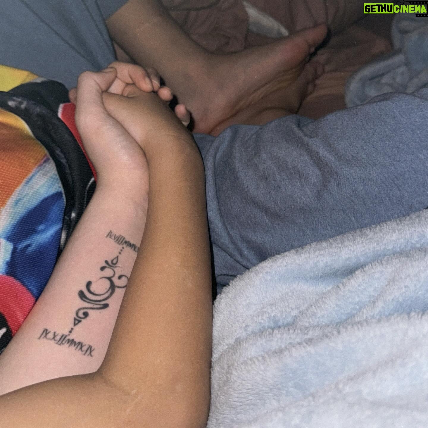 Kylie Padilla - 48.1K Likes - Just things my panganay does. Sobrang lambing. My heart is so full. 🤍 nothing makes me happier and confident as a parent than observing that my kids are happy whole empathetic thoughtful human beings despite what they’ve been through. First picture is him always grabbing my hand when we walk to places, second is him always hugging my hand so he falls asleep faster. 🌸🥹