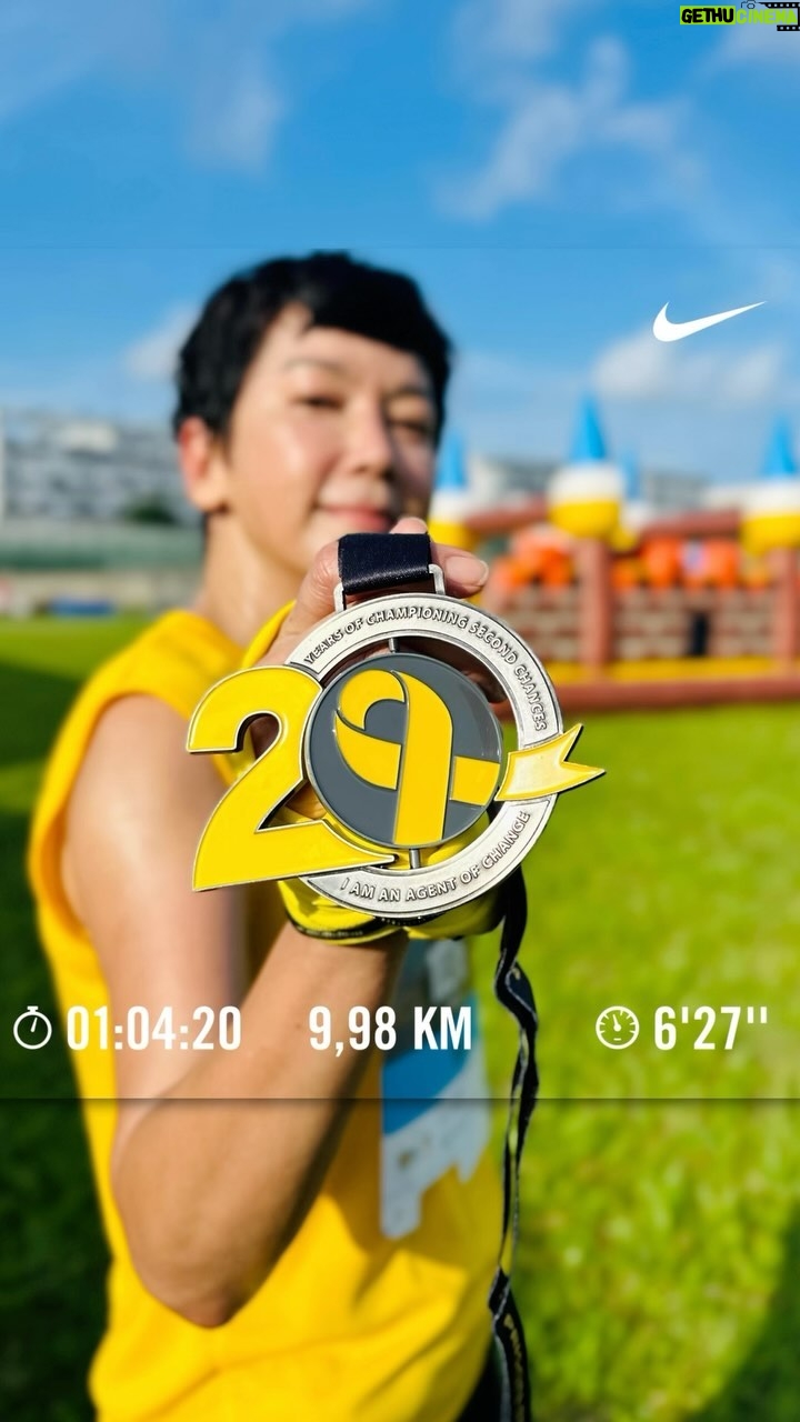 Kym Ng - 1.3K Likes - #YellowRibbonPrisonRun this morning with #teamchickenrun 😜 🏃🏻♂️➡️🏃🏼♀️➡️🏃🏻➡️ Thanks bros @nismotan @leonweiqiang ❤️❤️
Very good weather for a #morningrun 🥰 #happiness 💕
Loved all the cheering along the way, thank you all ❣️❣️ #YRPR24
#keepinggoing #keepmoving