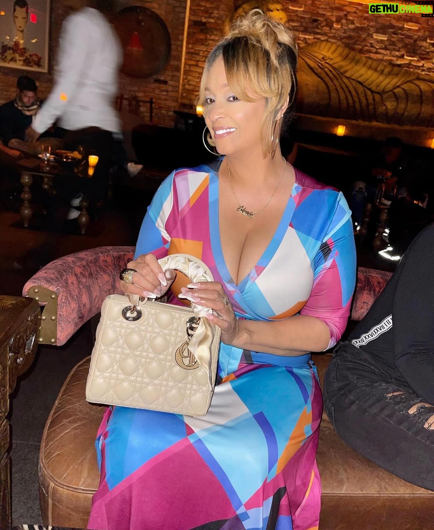 La Love The Boss - 3 Likes - Happy 61st Birthday Momanger @lalovethebossmanager 🥳🥳🥳🎉🎉🎉 Today Is Your Special Day , Going Up All Day For You 🥂 Love You To The Moon & Back 🌙💜 Everyone Wish Momanger Happy Birthdayyyyyyy 🎂♍️