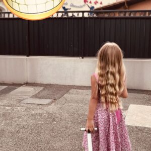Laëtitia Milot Instagram - Une rentrée un peu spéciale… Nouvelle école, nouvelle ville, nouvelle vie… c’est parti! #rentreescolaire #emotion