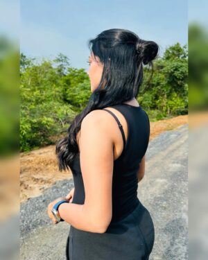 Lahari Shari Instagram - Creating magic with every snip and style…. 

#my #neture #snip #hairstylist #hair #magic #stylish #creative #nature #love