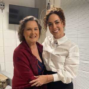 Laila Garin Instagram - Hoje 21h45 no @gnt Que história é essa, Porchat?

Com @louisecardosoreal e @pedroottoni_ ❤️