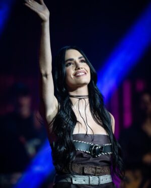 Lali Espósito Instagram - Que hermoso lo vivido ayer 
Que hermoso lo vivido durante taaaantos años 
GRACIAS por tanto amor♥️ 

Gracias por la magia @bycrismorena 
Gracias @olgaenvivo por armar esta locura
Gracias a mis compañeros y amigos amados! 
GRAAAACIAS al público tan fiel🤍