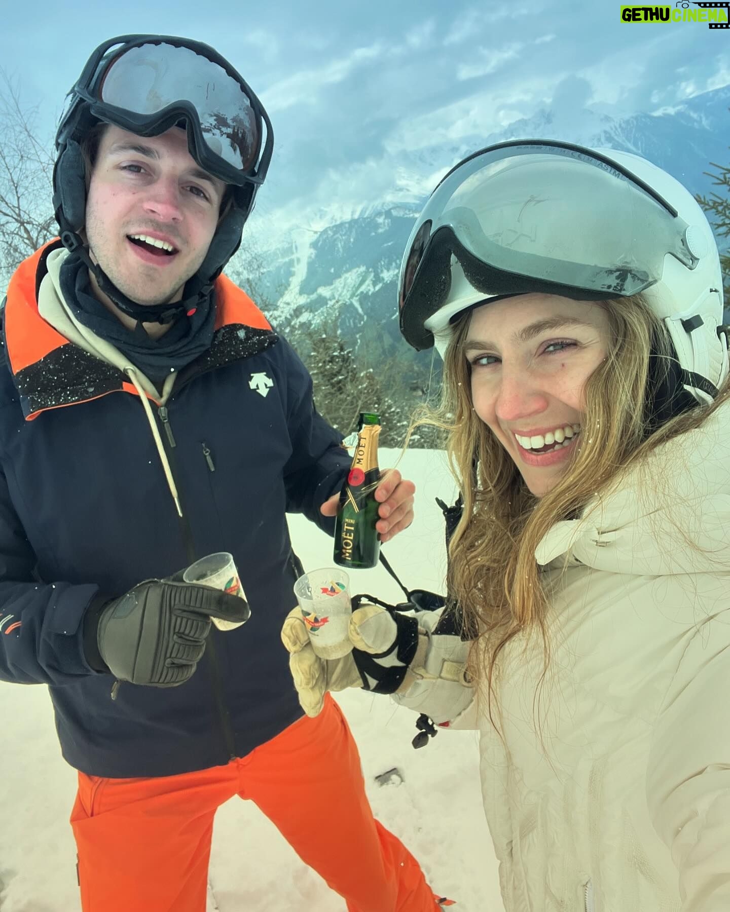Lara Pictet - 5.7K Likes - Happy Anniversary to the man who makes every day better 🤍
I would need to write a script to tell you all the ways I love you. So for the moment, all I’ll say is… I’m grateful for all the ups, all the downs and all the moments in between because they allowed us to be here today 🖤
I can’t wait to marry you!!